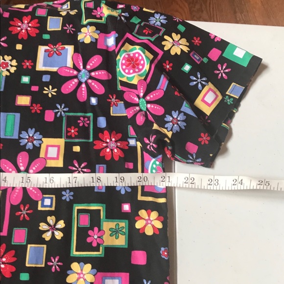 Life uniform scrub top - Picture 4 of 6